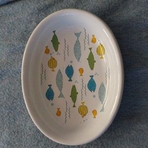 Gibson Small Pool of Different Types of Fish Oval Soap Dish